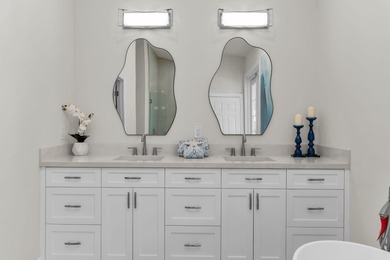 Stunning Waterfront Retreat - Fully Renovated Bayview Water