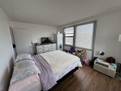 *Wonderful water views* Welcome to 1010 at the Brighton towers