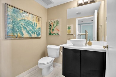 Modern Bayfront 3 Bedroom with Large Private Outdoor Oasis!