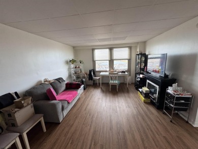 *Wonderful water views* Welcome to 1010 at the Brighton towers