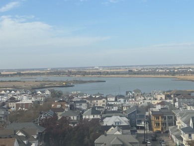 *Wonderful water views* Welcome to 1010 at the Brighton towers