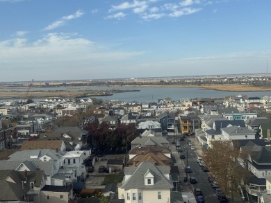 *Wonderful water views* Welcome to 1010 at the Brighton towers