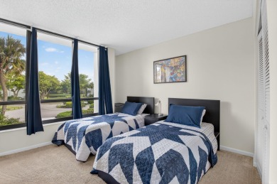 Updated 2/2 in the premiere country Club community of Boca West