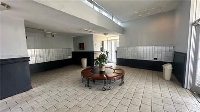 Spacious Studio Near Aventura - Convertible to 1-Bedroom
