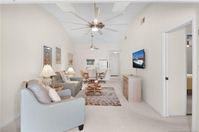 Beautiful 2 Bed/2 Bath, 4th floor (in elevator building) Condo