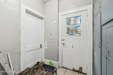 Welcome to 324 W 18th St in North Springfield Heights, one of