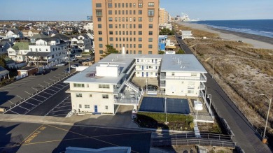 ADORABLE and clean as a whistle! And the location can NOT be