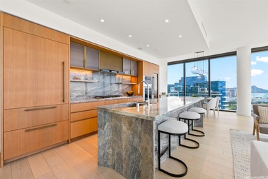 Penthouse 3900/ 3 beds, a den/office room, 3 baths with 10-foot