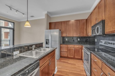 Beautifully updated 1-bedroom, 1-bath condo in downtown