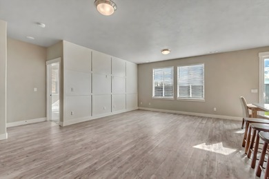 Stunning 55+ community. For those who want a huge kitchen and