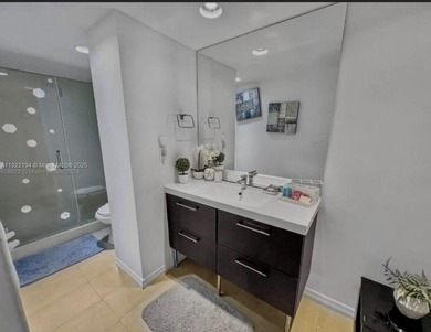 Bright and comfortable 2 bed/2 Bath residence locate in the Sian