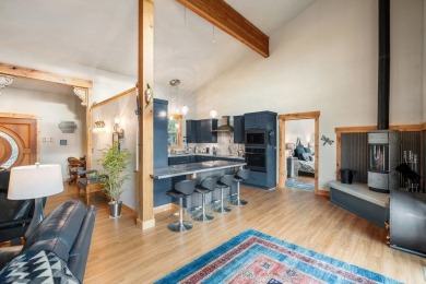 Modern Mountain Escape with Panoramic Views & Endless Adventure