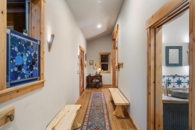 Modern Mountain Escape with Panoramic Views & Endless Adventure