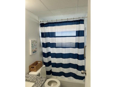 Spacious 2BR/2BA condo in the peaceful 55+ community of Oriole