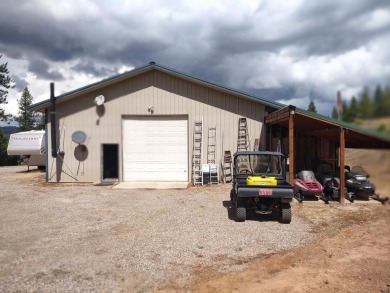 Amazing 180 degree views from this hilltop retreat! Privacy is