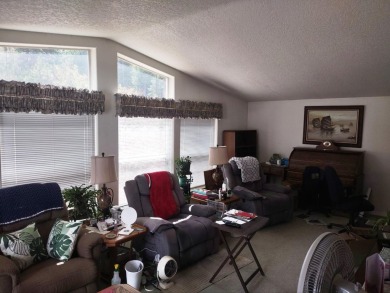 Amazing 180 degree views from this hilltop retreat! Privacy is