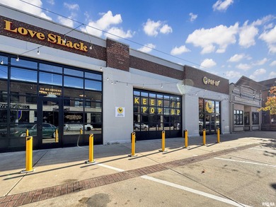 Welcome to urban luxury at its finest, set in Peoria's vibrant