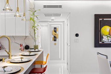 Gorgeously renovated and tastefully designed 2/2 corner