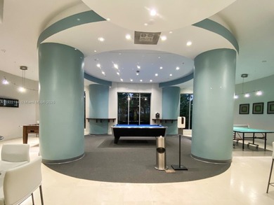 Bright and comfortable 2 bed/2 Bath residence locate in the Sian