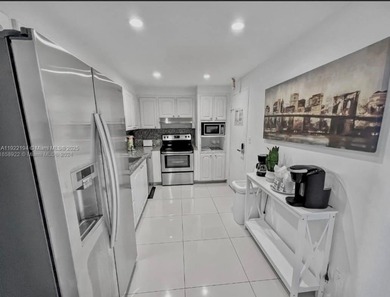 Bright and comfortable 2 bed/2 Bath residence locate in the Sian