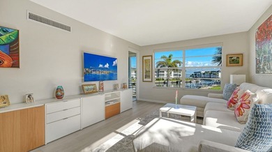 NEWLY REMODELED o COASTAL LUXURY RESIDENCE
Longboat Harbour o