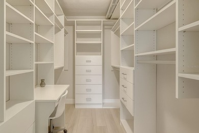 NEWLY REMODELED o COASTAL LUXURY RESIDENCE
Longboat Harbour o