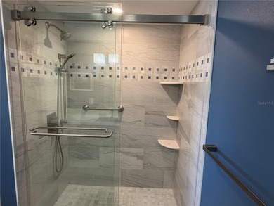 NEWLY REMODELED o COASTAL LUXURY RESIDENCE
Longboat Harbour o