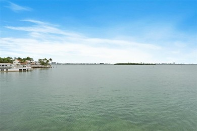 Stunning Corner 3 bedroom 3 Bathroom, Rotunda Apartment With