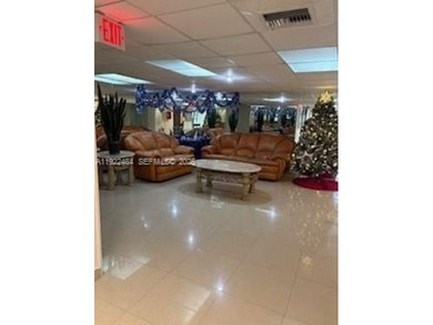 VERY SPACIOUS AND AIRY 2 BED/ 1.5 BA IN SPECTACULAR, QUITE &