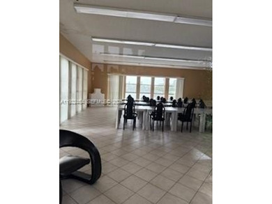 VERY SPACIOUS AND AIRY 2 BED/ 1.5 BA IN SPECTACULAR, QUITE &