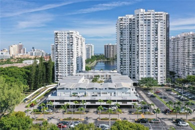 Stunning lake and ocean views from this spacious 2-bed, 2-bath