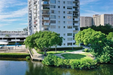 Stunning lake and ocean views from this spacious 2-bed, 2-bath