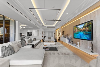 An exceptional flow-through residence at Palazzo Della Luna