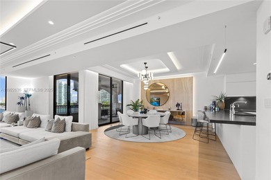 An exceptional flow-through residence at Palazzo Della Luna