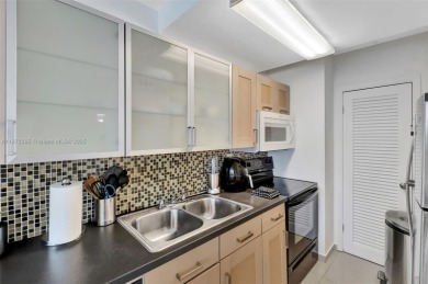 Enjoy direct BREATHTAKING DIRECT ocean and picturesque garden in