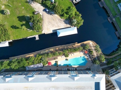 Unit 305 3BR/3BA Condo located in Waterside Village  is