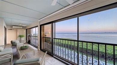 Enjoy front-row sunset views from this top-floor former