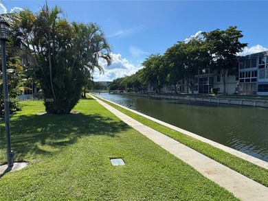 Bright & Beautiful 2-Bed/2-Bath Condo with Canal View - Prime