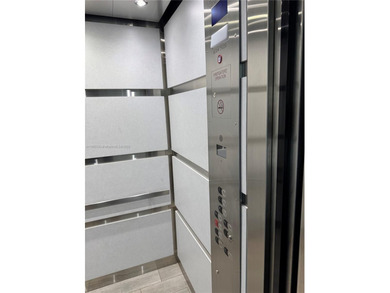 Bright & Beautiful 2-Bed/2-Bath Condo with Canal View - Prime