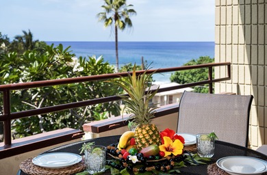 Just across the street from the iconic Magic Sands Beach and