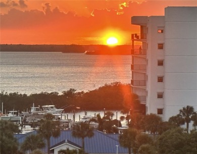 PARADISE! GORGEOUS FIRST FLOOR 2/2 RENOVATED BEACH HOUSE CONDO
