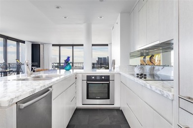 Stunning, fully renovated A-line corner skyloft with spectacular