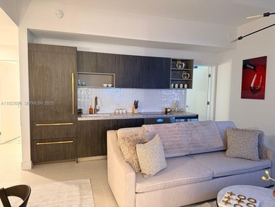 Best Priced 2 bdrm/2 bath Lower Penthouse Unit with Upgraded