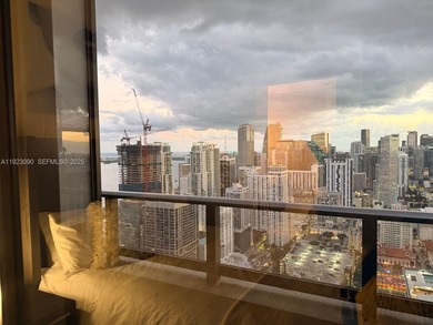 Best Priced 2 bdrm/2 bath Lower Penthouse Unit with Upgraded