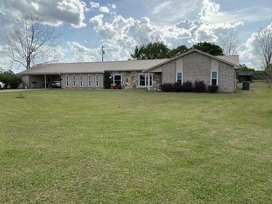 Welcome to your private retreat! This beautiful 3