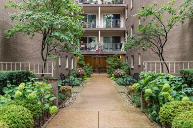 Unbelievably Spacious 3-bedroom 2 bath Condo in the ideally