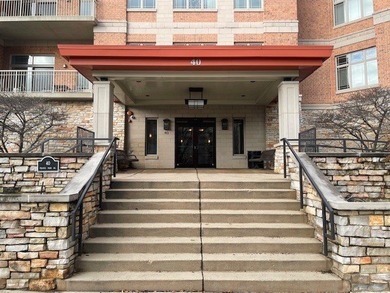 Extremely desirable 2-bedroom, 2-bathroom penthouse unit in