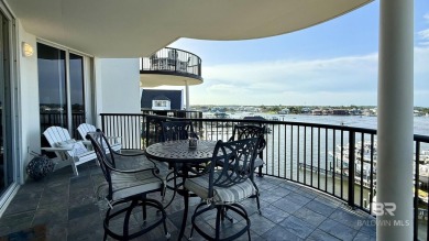 Boat lovers this is the perfect complex for you. Just seconds