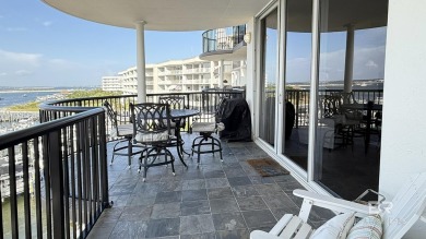 Boat lovers this is the perfect complex for you. Just seconds