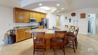 Boat lovers this is the perfect complex for you. Just seconds